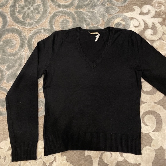Black Max Studio Sweater size M - Picture 1 of 2